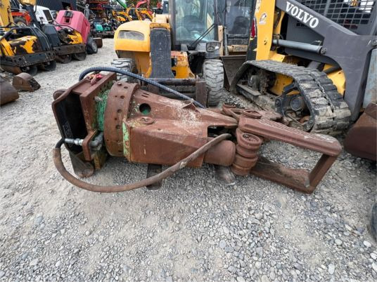 Croc béton montabert pelle 20T à 30T - Cizalla de demolición: foto 2 Croc béton montabert pelle 20T à 30T - Cizalla de demolición: foto 2