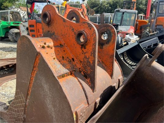 Godet 1M10 - axe 80 mm - Cazo: foto 5 Godet 1M10 - axe 80 mm - Cazo: foto 5