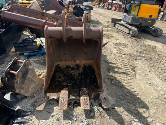 Godet 1M10 - axe 80 mm - Cazo: foto 2 Godet 1M10 - axe 80 mm - Cazo: foto 2