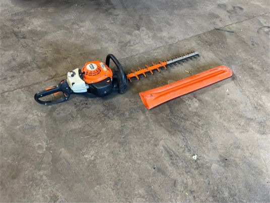 Taille haies thermique STIHL HS 82 R - Maquinaria de jardinería: foto 3 Taille haies thermique STIHL HS 82 R - Maquinaria de jardinería: foto 3