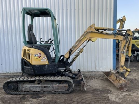 Yanmar VIO25-4 Canopy - Miniexcavadora: foto 3 Yanmar VIO25-4 Canopy - Miniexcavadora: foto 3