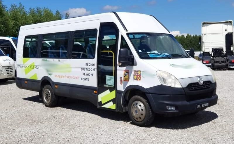 Iveco Daily 23 miejsca, KLIMA, WEBASTO - Autobús suburbano: foto 1 Iveco Daily 23 miejsca, KLIMA, WEBASTO - Autobús suburbano: foto 1