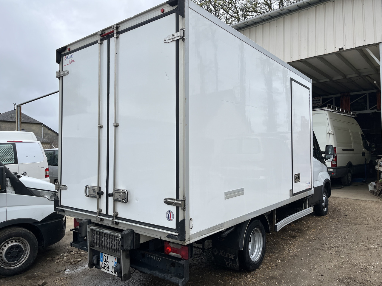 Iveco Daily 35-140 35c14 frigorifique - Furgoneta frigorifica: foto 3 Iveco Daily 35-140 35c14 frigorifique - Furgoneta frigorifica: foto 3