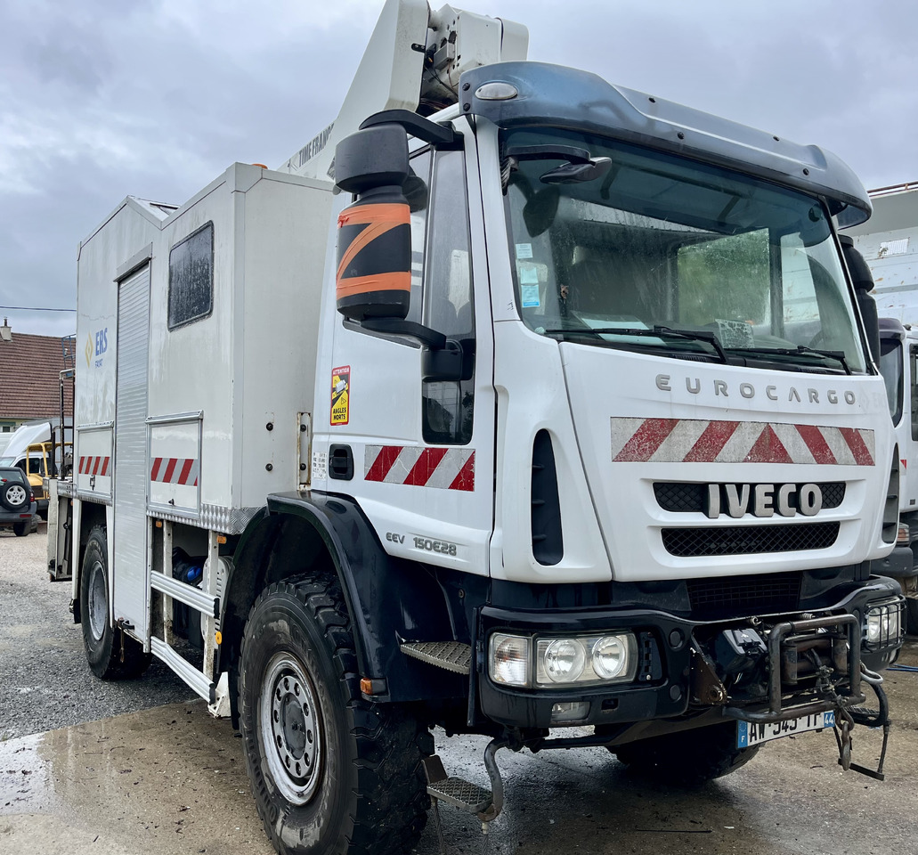 Iveco Eurocargo 150E28 4x4 nacelle Time 16M - Camión con plataforma elevadora: foto 3 Iveco Eurocargo 150E28 4x4 nacelle Time 16M - Camión con plataforma elevadora: foto 3