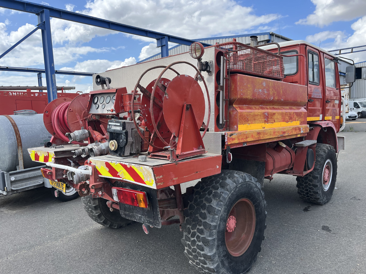 RENAULT 85-150 4x4 ccf citerne - Camión de bomberos: foto 5 RENAULT 85-150 4x4 ccf citerne - Camión de bomberos: foto 5