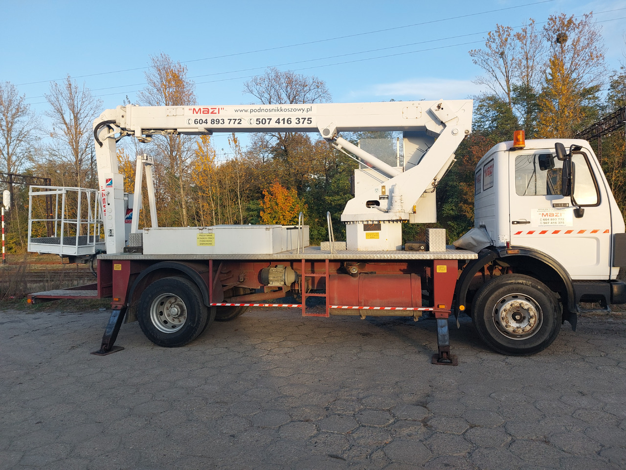 Wumag Mercedes 1414, 400V Wumag WT220 hydraulik - Camión con plataforma elevadora: foto 5 Wumag Mercedes 1414, 400V Wumag WT220 hydraulik - Camión con plataforma elevadora: foto 5