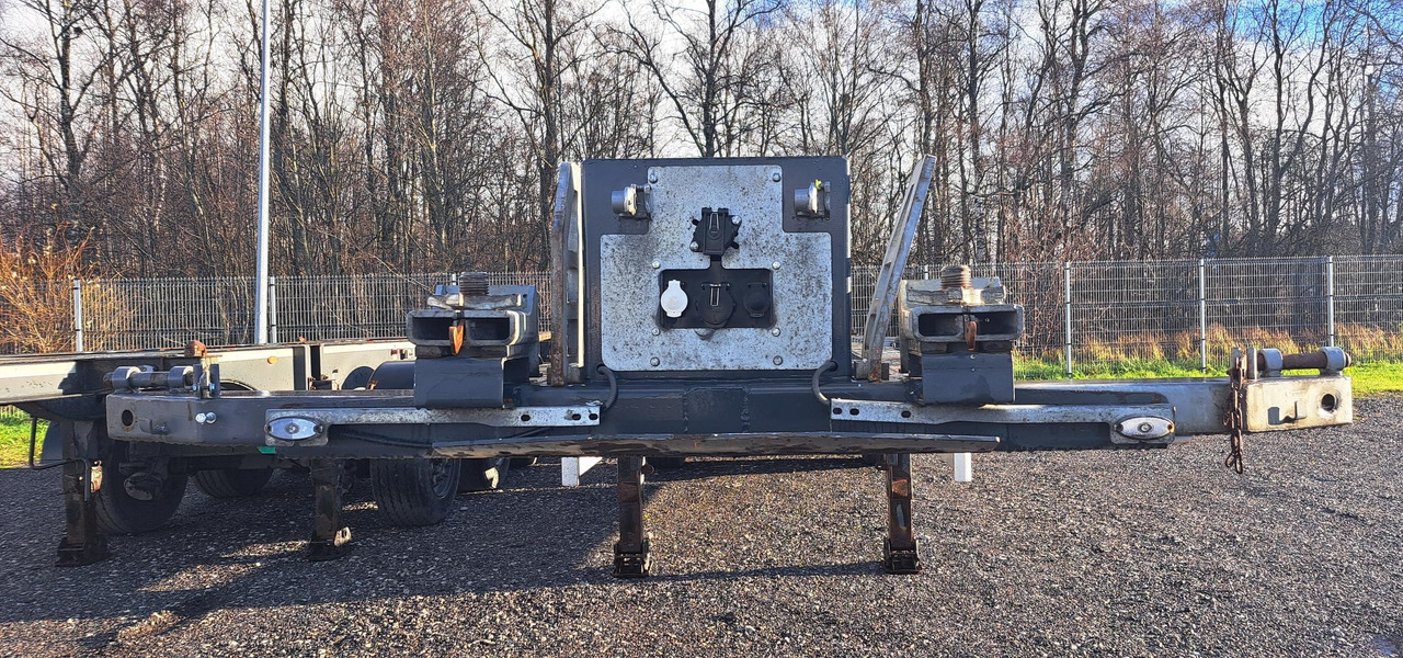 RENDERS EURO 922 - Semirremolque portacontenedore/ Intercambiable: foto 3 RENDERS EURO 922 - Semirremolque portacontenedore/ Intercambiable: foto 3