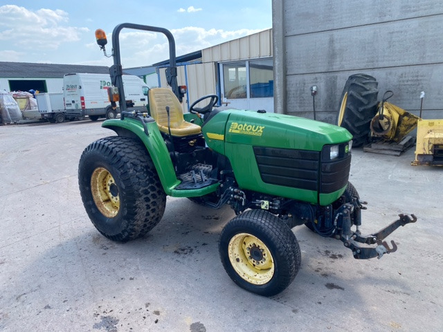 JOHN DEERE 4710 - Tractor: foto 3 JOHN DEERE 4710 - Tractor: foto 3