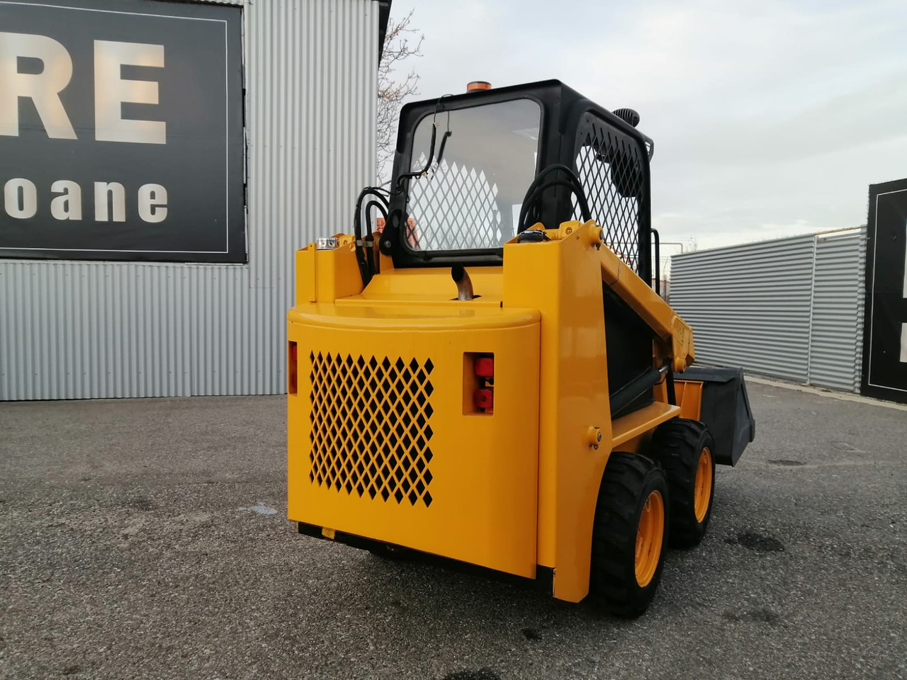 Bobcat Front Loader Ram Italia FM 120 – Hammer Installation - Minicargadora: foto 3 Bobcat Front Loader Ram Italia FM 120 – Hammer Installation - Minicargadora: foto 3