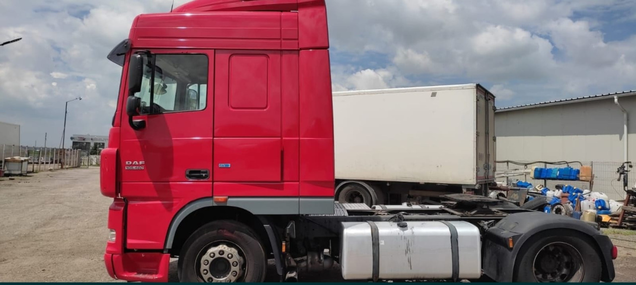 DAF XF 105.460 Automat - Cabeza tractora: foto 3 DAF XF 105.460 Automat - Cabeza tractora: foto 3