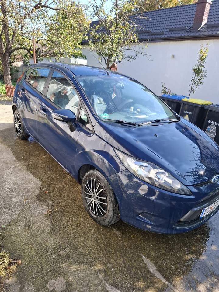 Ford Fiesta - Sedan: foto 1 Ford Fiesta - Sedan: foto 1