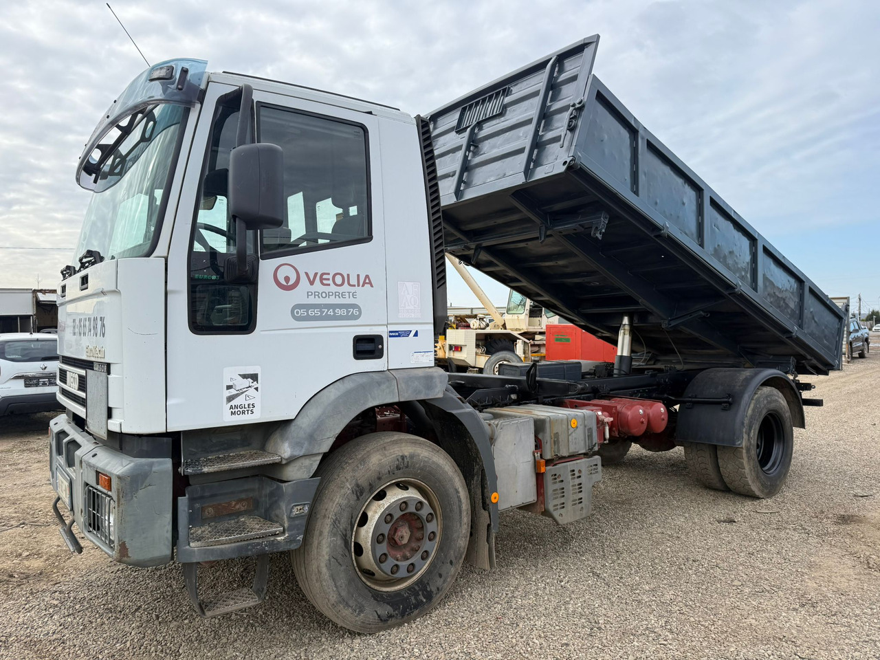 IVECO EUROTRAKKER TIPPER - Camión volquete: foto 5 IVECO EUROTRAKKER TIPPER - Camión volquete: foto 5