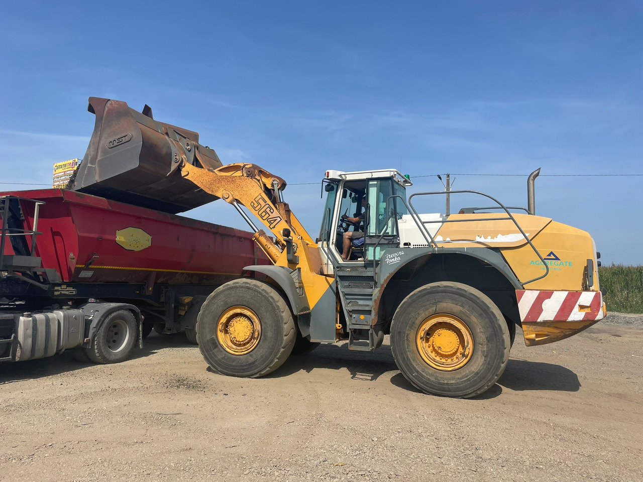 LIEBHERR 564 FRONT LOADER - Cargadora de ruedas: foto 4 LIEBHERR 564 FRONT LOADER - Cargadora de ruedas: foto 4