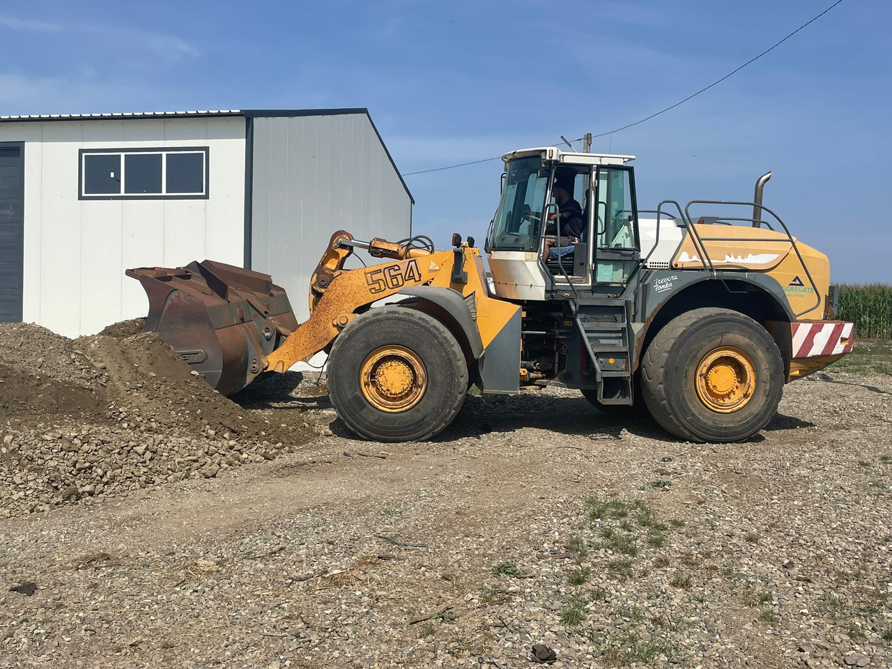 LIEBHERR 564 FRONT LOADER - Cargadora de ruedas: foto 1 LIEBHERR 564 FRONT LOADER - Cargadora de ruedas: foto 1