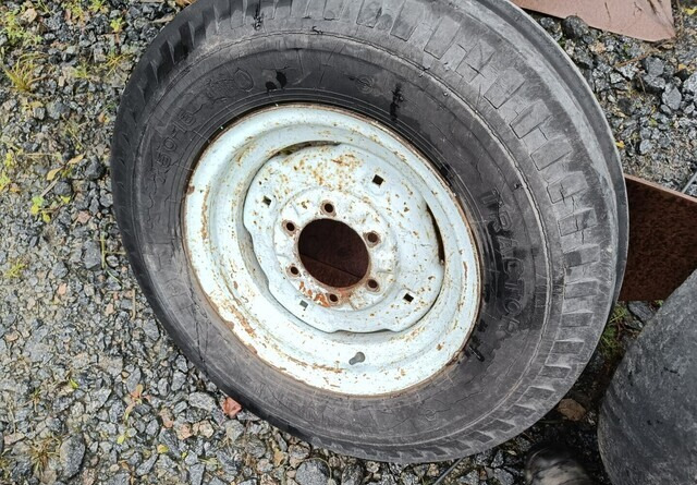 Fordson Diesel Major eturenkaat - Neumático para Tractor: foto 5 Fordson Diesel Major eturenkaat - Neumático para Tractor: foto 5