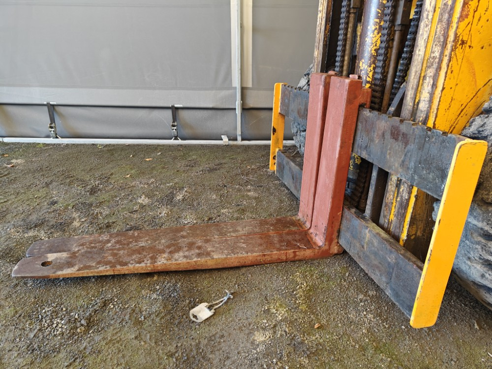 HYSTER Diesel trukki - Carretilla elevadora diésel: foto 4 HYSTER Diesel trukki - Carretilla elevadora diésel: foto 4