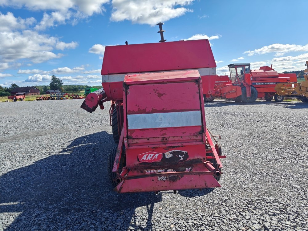 Massey Ferguson 187 Katso video! - Cosechadora de granos: foto 3 Massey Ferguson 187 Katso video! - Cosechadora de granos: foto 3