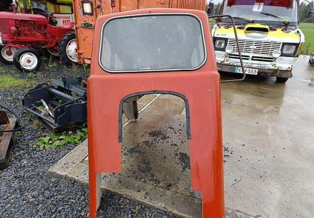 Traktorin hytti - lasikuituinen - Cabina para Tractor: foto 5 Traktorin hytti - lasikuituinen - Cabina para Tractor: foto 5