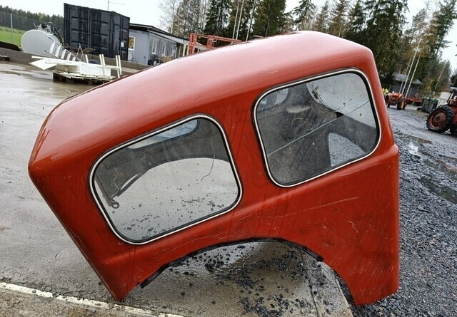 Traktorin hytti - lasikuituinen - Cabina para Tractor: foto 3 Traktorin hytti - lasikuituinen - Cabina para Tractor: foto 3