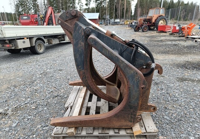 Tukkikoura järeä, CAT kurottajan sovitteella - Pinza de manipulación para Maquinaria agrícola: foto 1 Tukkikoura järeä, CAT kurottajan sovitteella - Pinza de manipulación para Maquinaria agrícola: foto 1