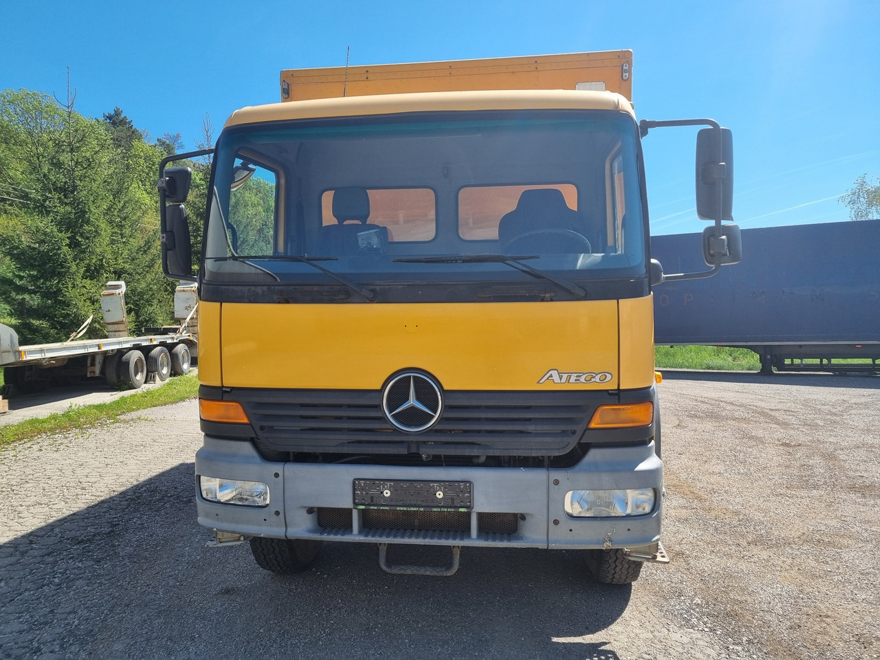 MERCEDES-BENZ ATEGO 1017 4x4 BOX + PTO - Camión caja cerrada: foto 2 MERCEDES-BENZ ATEGO 1017 4x4 BOX + PTO - Camión caja cerrada: foto 2