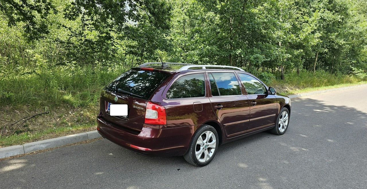 Skoda Octavia II bogate wyposażenie *niski przebieg*FV vat 23%* - Coche: foto 4 Skoda Octavia II bogate wyposażenie *niski przebieg*FV vat 23%* - Coche: foto 4