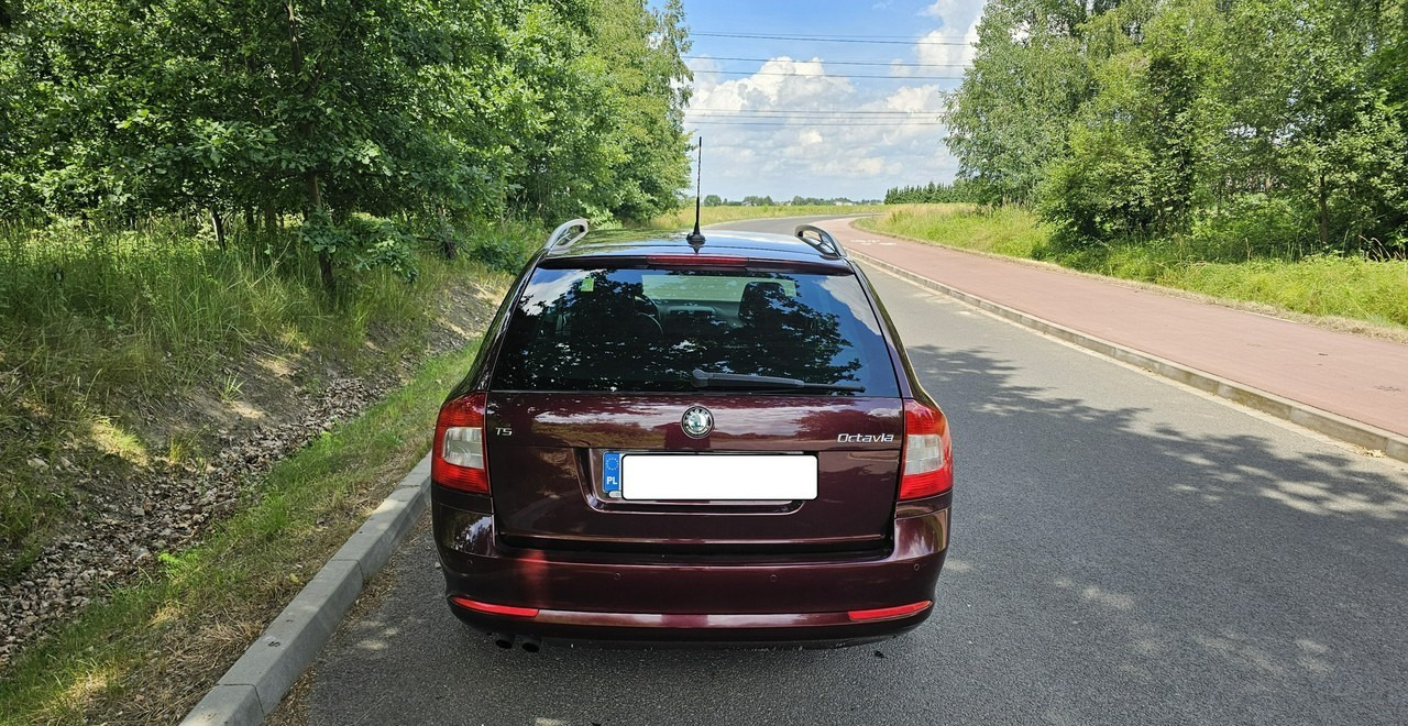 Skoda Octavia II bogate wyposażenie *niski przebieg*FV vat 23%* - Coche: foto 5 Skoda Octavia II bogate wyposażenie *niski przebieg*FV vat 23%* - Coche: foto 5
