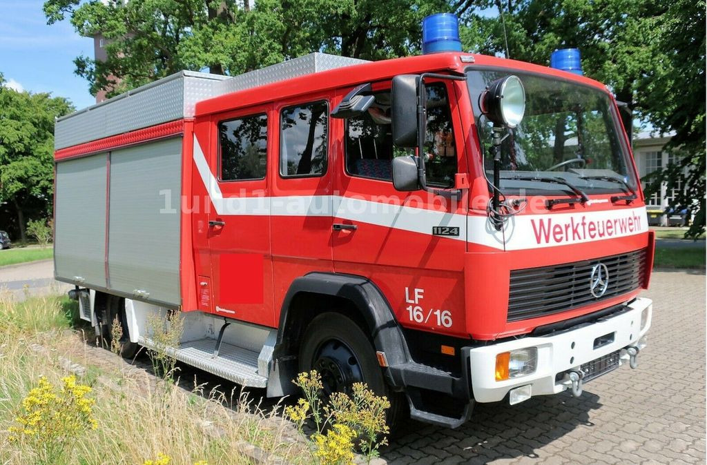 Mercedes-Benz 1124 F Feuerwehr LF 16/16 Pumpe Tank Haspel 1124 F Feuerwehr LF 16/16 Pumpe Tank Haspel - Camión de bomberos: foto 2 Mercedes-Benz 1124 F Feuerwehr LF 16/16 Pumpe Tank Haspel 1124 F Feuerwehr LF 16/16 Pumpe Tank Haspel - Camión de bomberos: foto 2