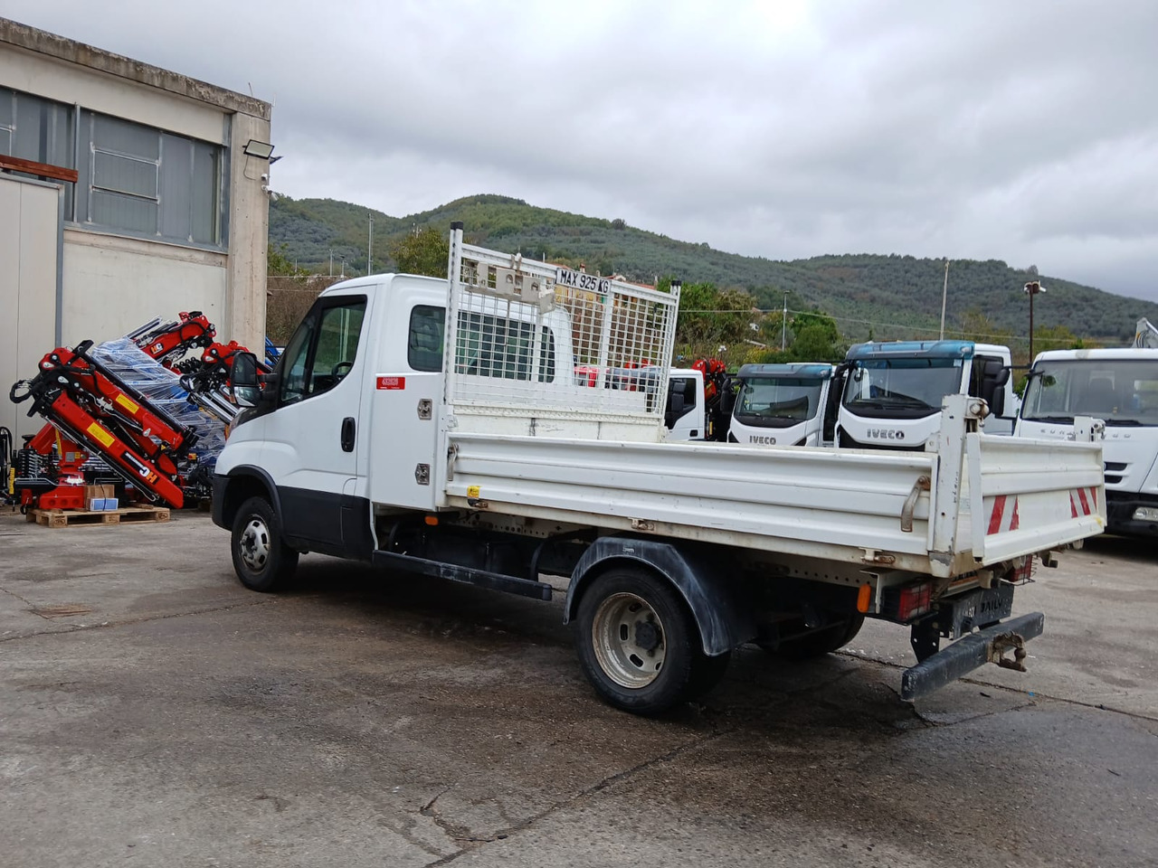 IVECO DAILY 35-120 - Camión grúa: foto 5 IVECO DAILY 35-120 - Camión grúa: foto 5