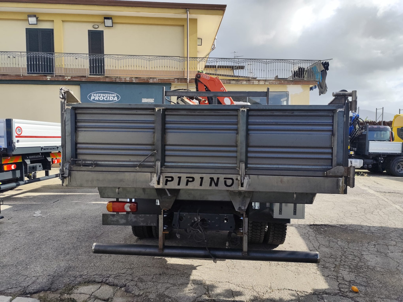 IVECO EUROCARGO 140-250 - Camión grúa: foto 5 IVECO EUROCARGO 140-250 - Camión grúa: foto 5