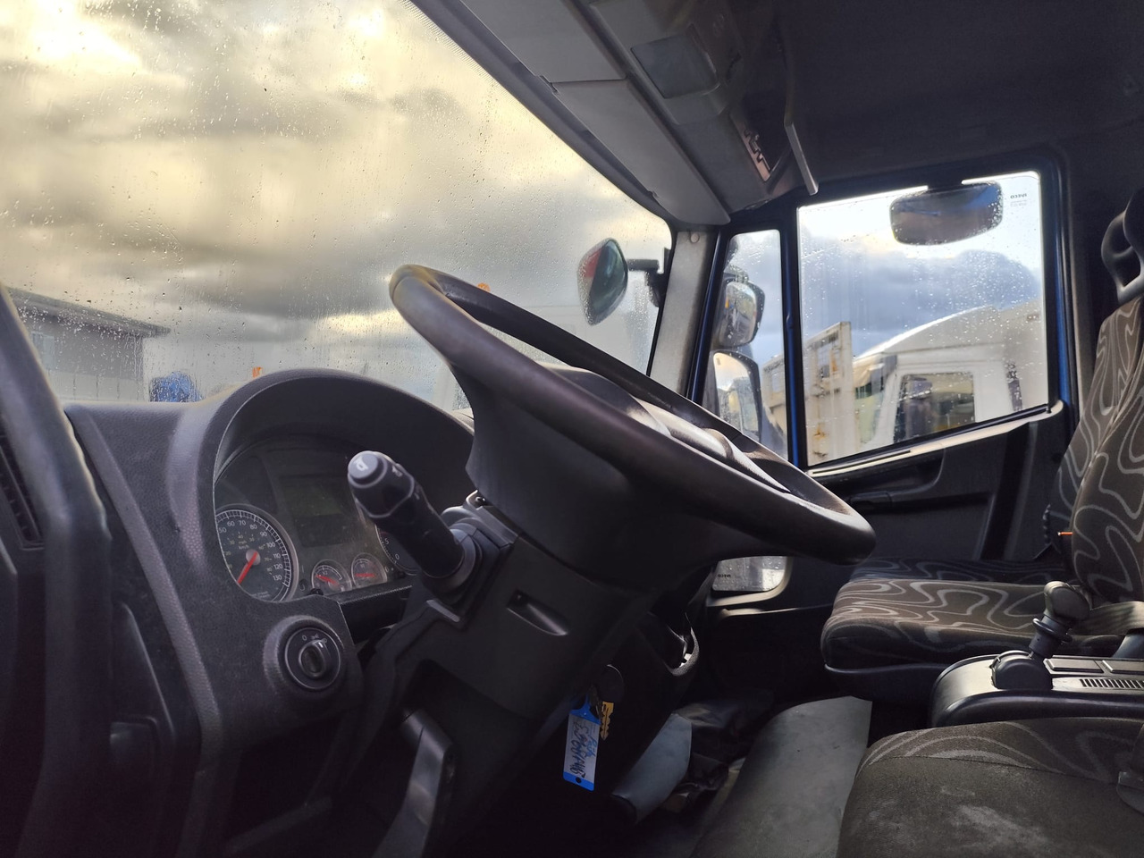 Camión chasis IVECO EUROCARGO 190EL28: foto 6