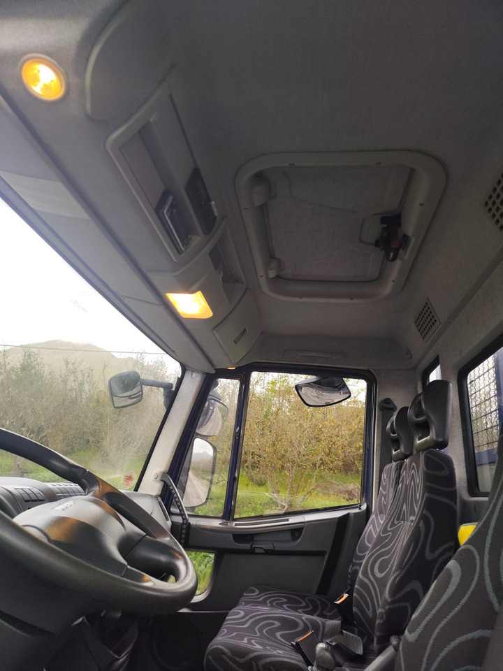 IVECO EUROCARGO 75E18 - Camión volquete: foto 4 IVECO EUROCARGO 75E18 - Camión volquete: foto 4