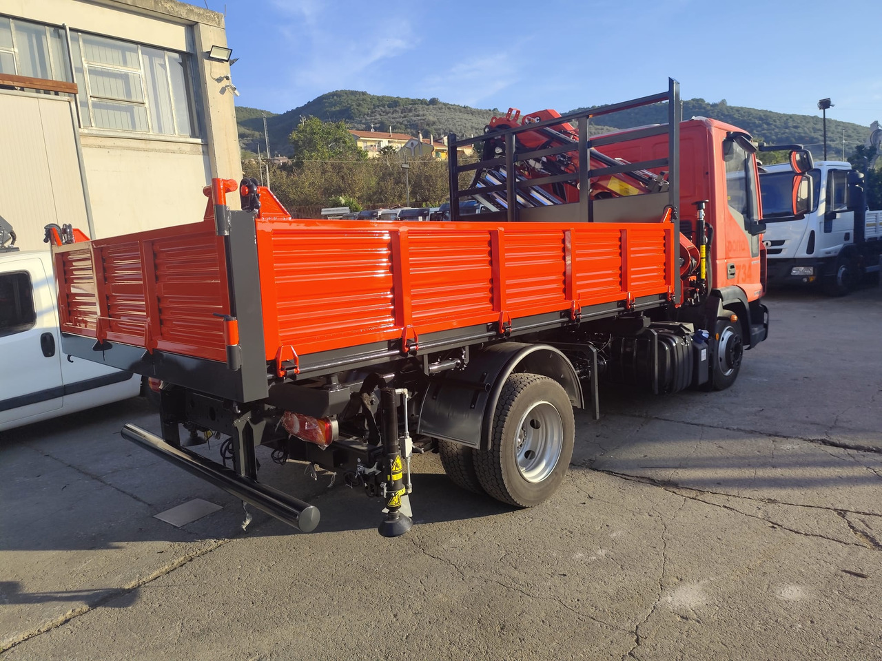 Camión grúa, Camión volquete IVECO EUROCARGO 80-190: foto 16