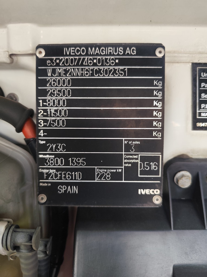 Camión volquete IVECO STRALIS AD 260S31: foto 6