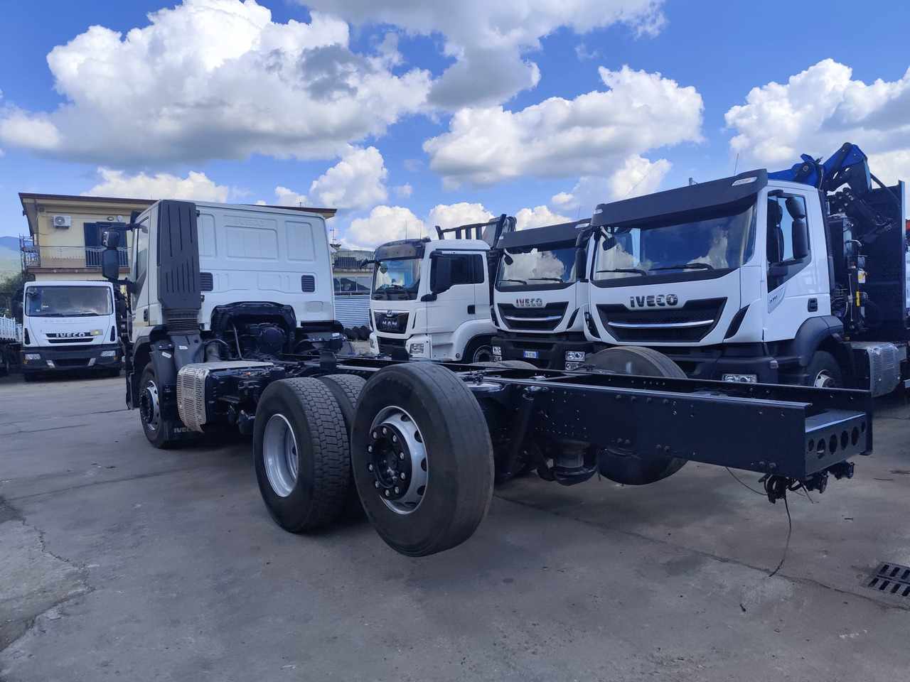 Camión volquete IVECO STRALIS AD 260S31: foto 13
