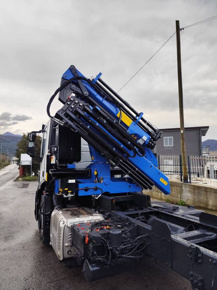 IVECO STRALIS AD 260S31 XP - Camión grúa: foto 5 IVECO STRALIS AD 260S31 XP - Camión grúa: foto 5