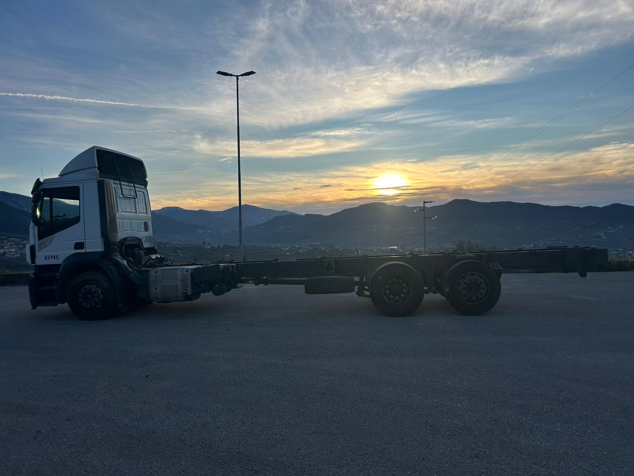 Camión chasis IVECO STRALIS AD 260S31 XP: foto 19