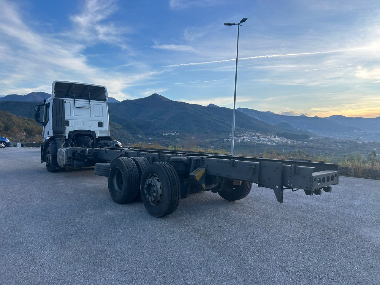 Camión chasis IVECO STRALIS AD 260S31 XP: foto 17