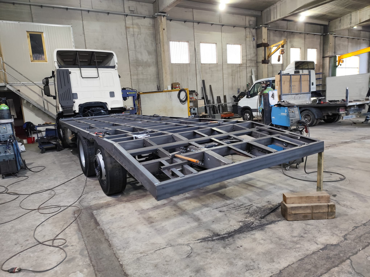 Camión caja abierta IVECO STRALIS AS 260S46: foto 22