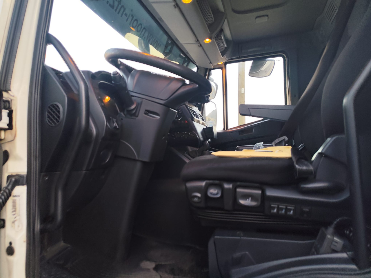 Camión caja abierta IVECO STRALIS AS 260S46: foto 7