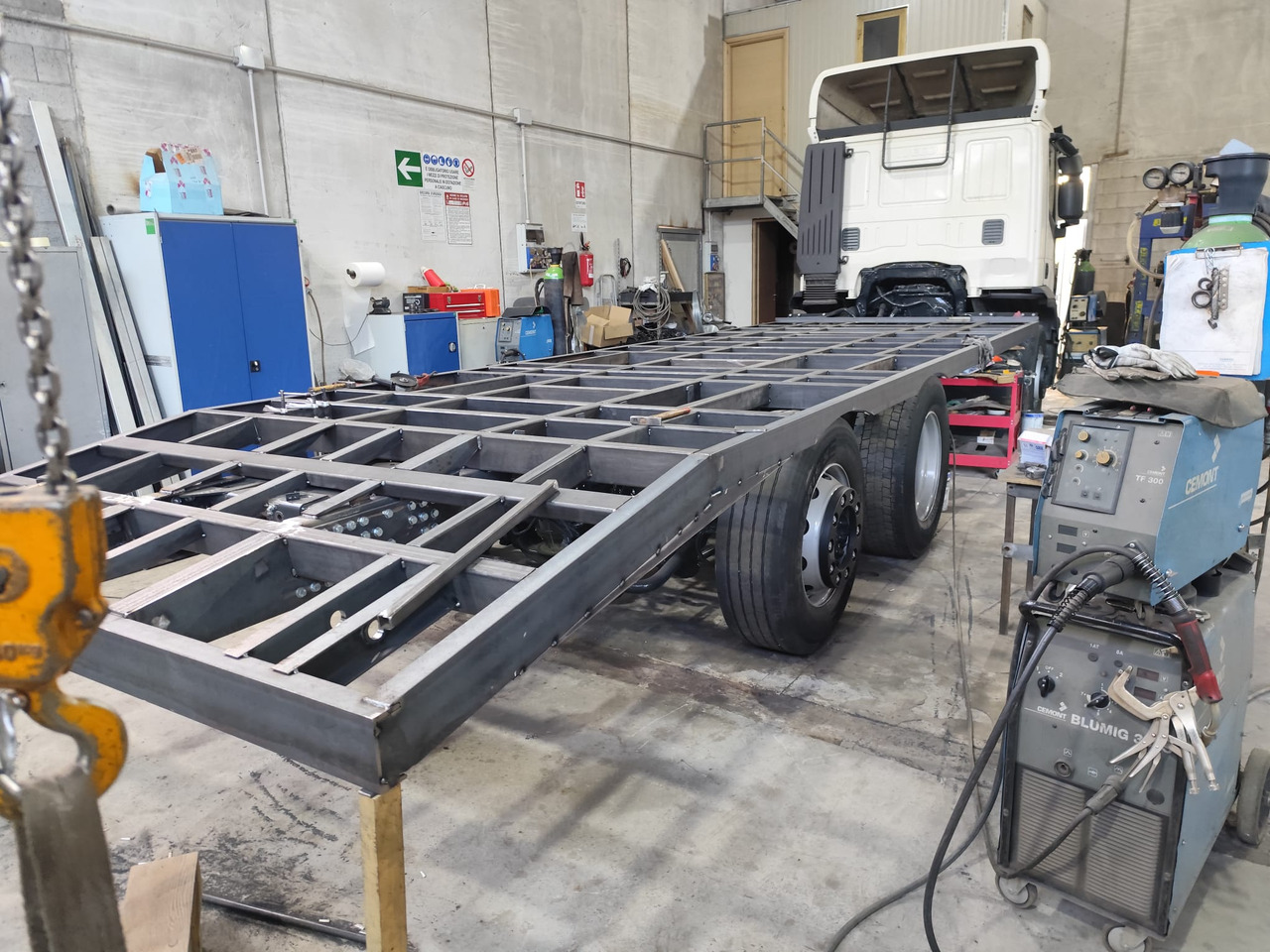 Camión caja abierta IVECO STRALIS AS 260S46: foto 24