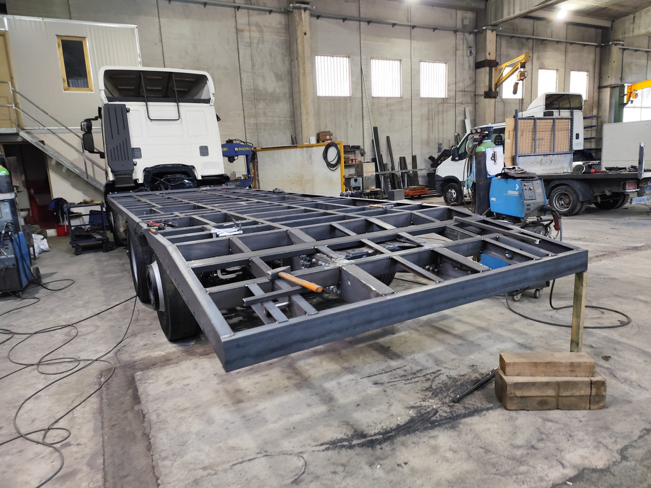 Camión caja abierta IVECO STRALIS AS 260S46: foto 19