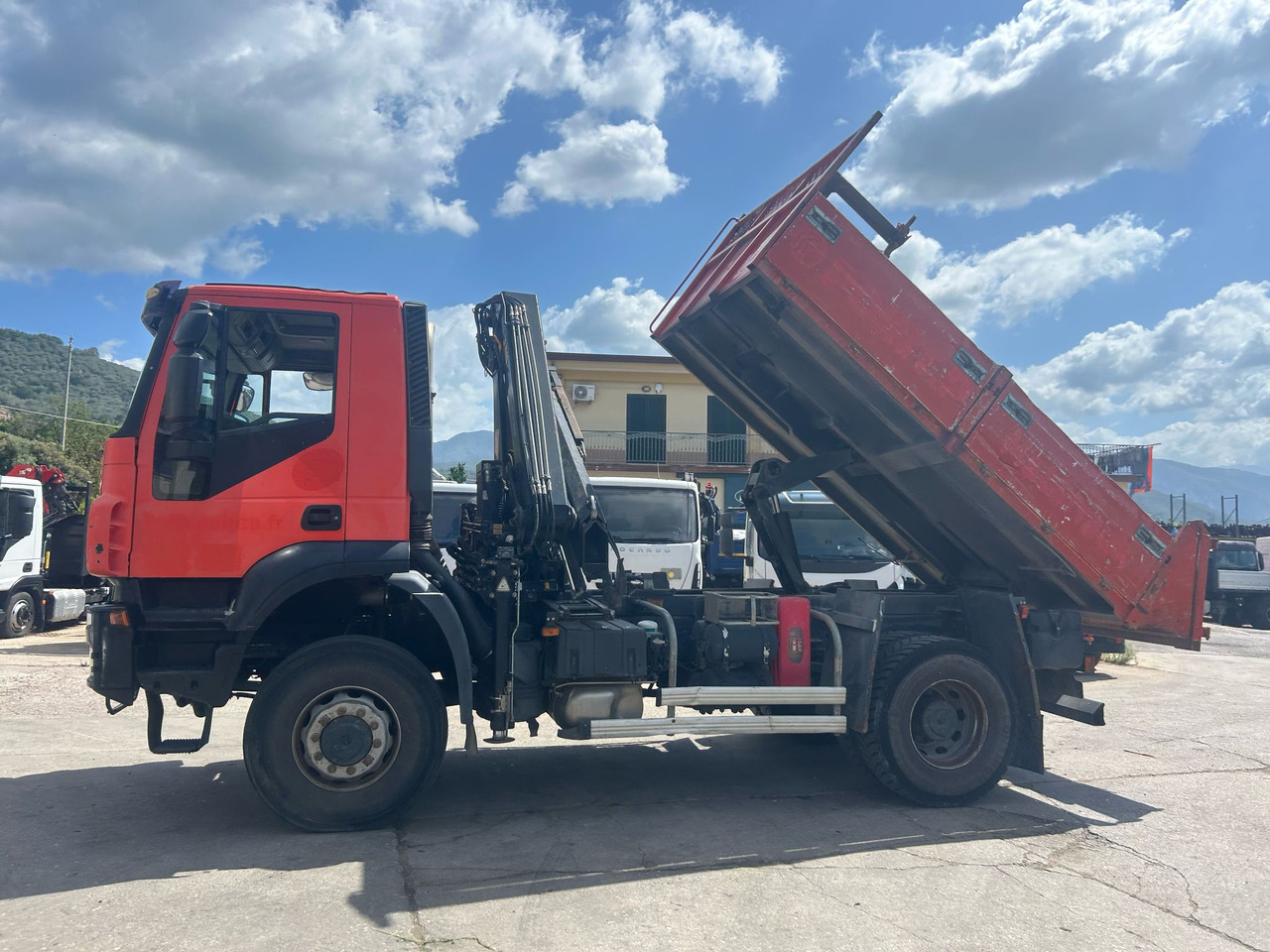 IVECO TRAKKER 190T36 - Camión grúa: foto 5 IVECO TRAKKER 190T36 - Camión grúa: foto 5