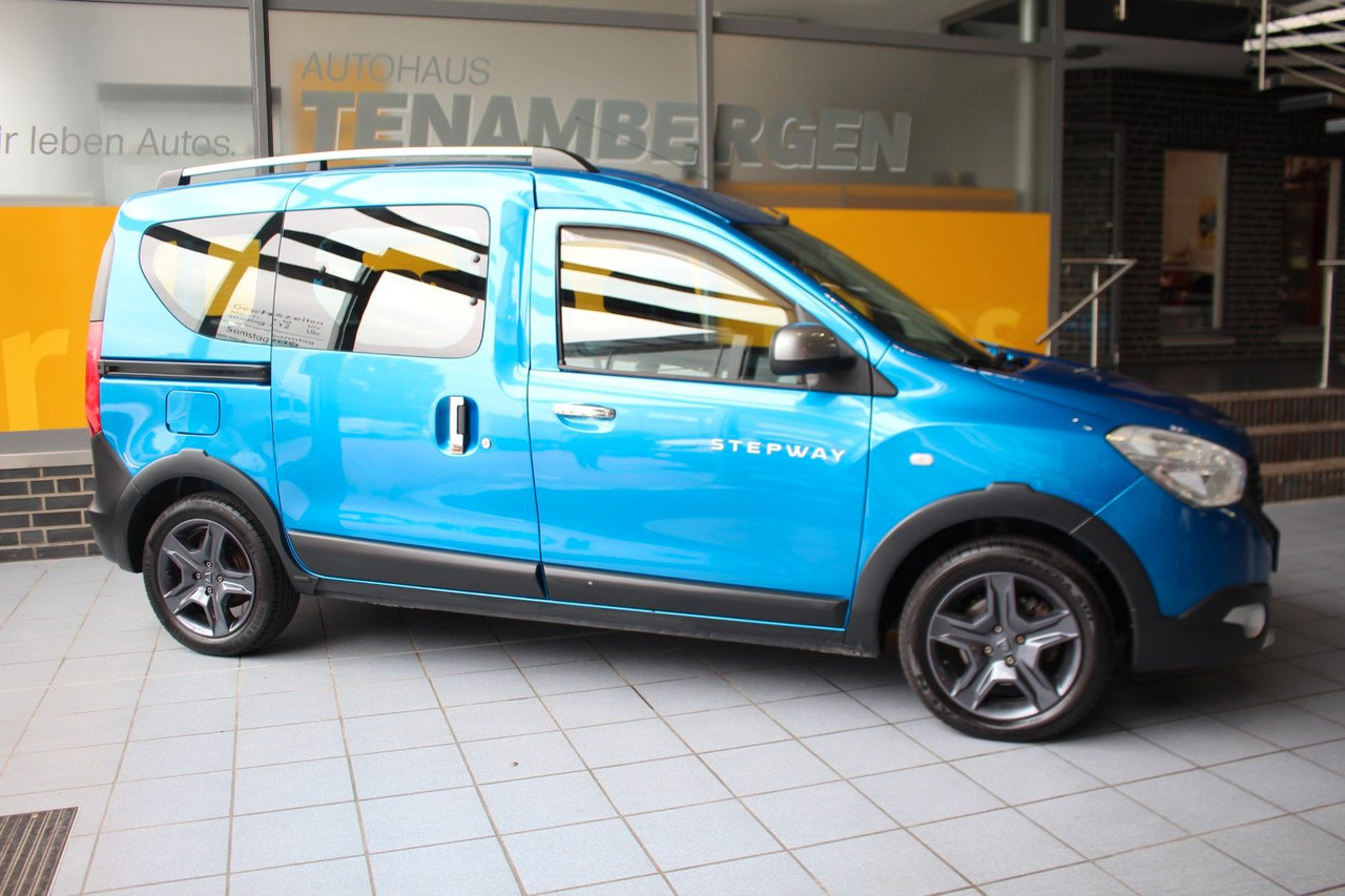 Dacia Dokker Stepway Celebration Navi Bluetooth AHK - Furgoneta de pasajeros: foto 3 Dacia Dokker Stepway Celebration Navi Bluetooth AHK - Furgoneta de pasajeros: foto 3