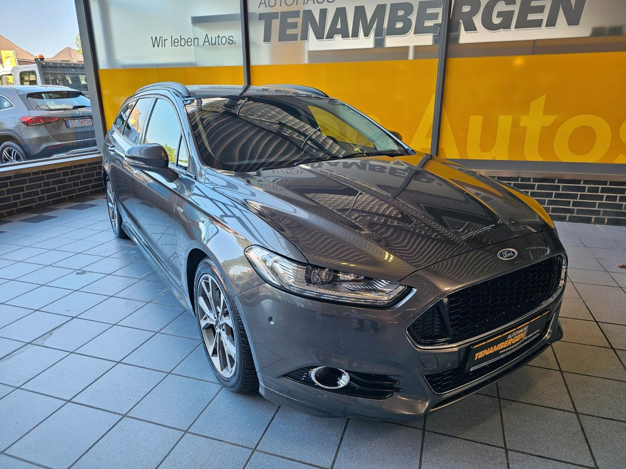 Ford Mondeo Turnier ST-Line LED Scheinwerfer - Coche: foto 2 Ford Mondeo Turnier ST-Line LED Scheinwerfer - Coche: foto 2