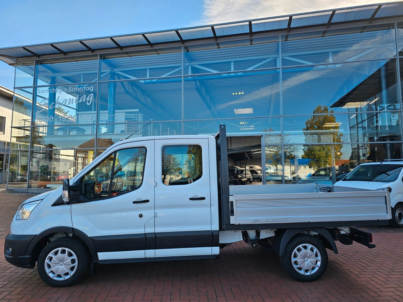 Ford Transit Pritsche 310 DoKa AHK Klima 7 Sitzer - Furgoneta caja abierta, Furgoneta combi: foto 2 Ford Transit Pritsche 310 DoKa AHK Klima 7 Sitzer - Furgoneta caja abierta, Furgoneta combi: foto 2