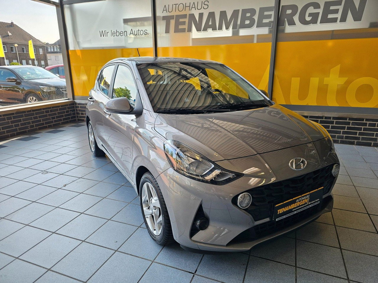 Hyundai i10 Trend AUTOMATIK SHZ PDC LenkrHzg DAB Spurhal - Coche: foto 2 Hyundai i10 Trend AUTOMATIK SHZ PDC LenkrHzg DAB Spurhal - Coche: foto 2