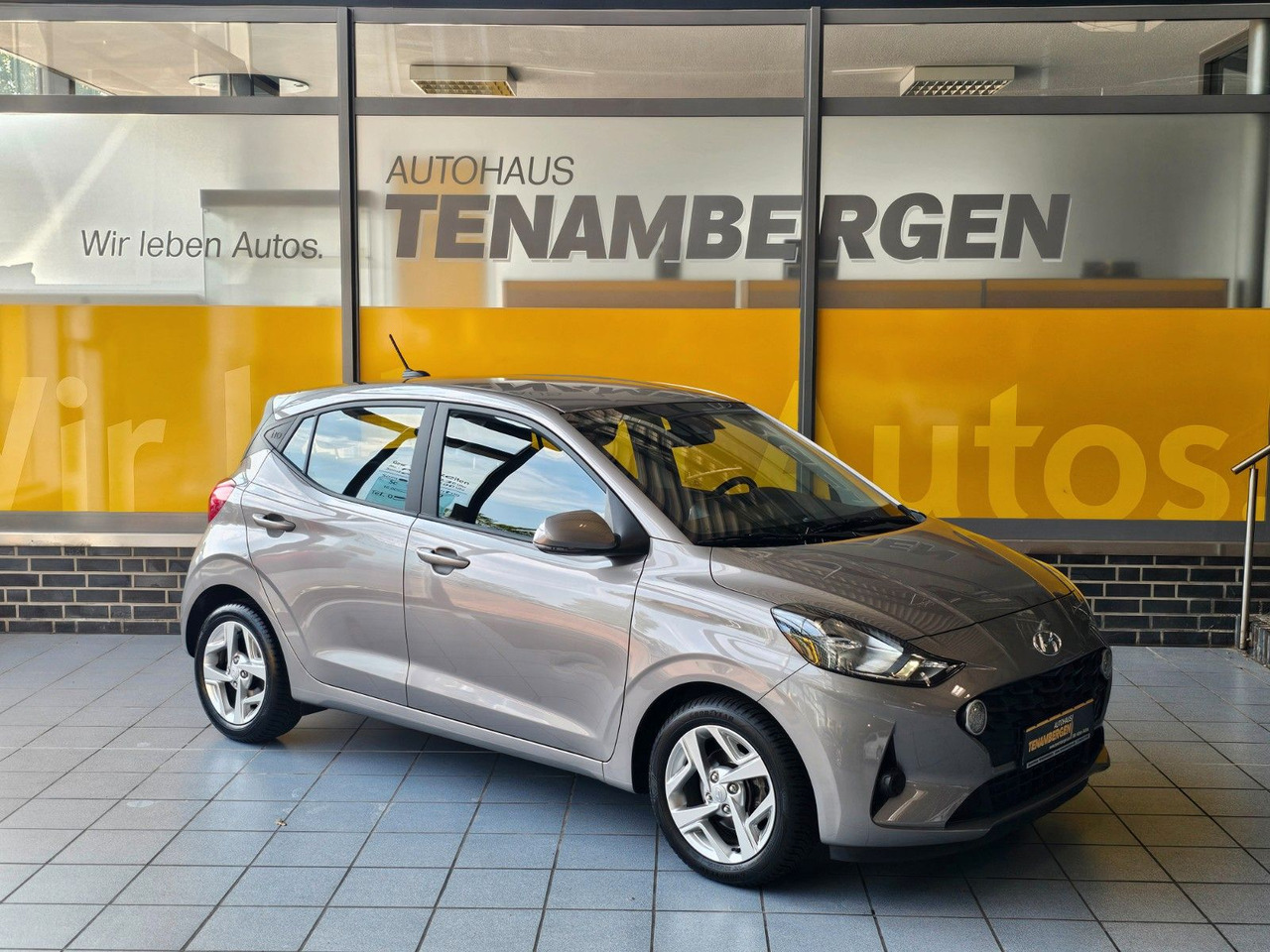 Hyundai i10 Trend AUTOMATIK SHZ PDC LenkrHzg DAB Spurhal - Coche: foto 1 Hyundai i10 Trend AUTOMATIK SHZ PDC LenkrHzg DAB Spurhal - Coche: foto 1