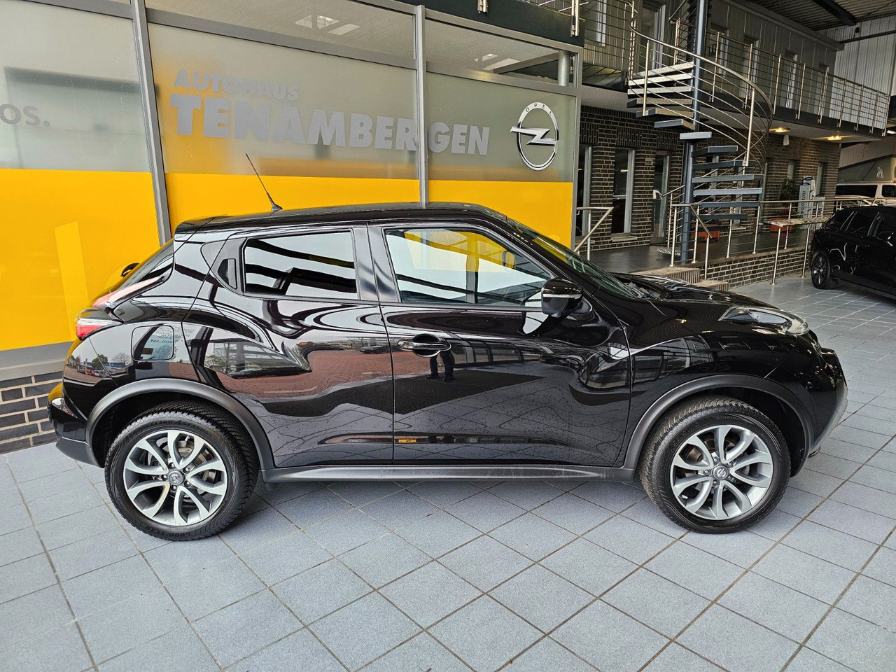 Nissan Juke 1.2 DIG-T 360 / Navi / Ganzjahresreifen - SUV/ Todoterreno: foto 3 Nissan Juke 1.2 DIG-T 360 / Navi / Ganzjahresreifen - SUV/ Todoterreno: foto 3