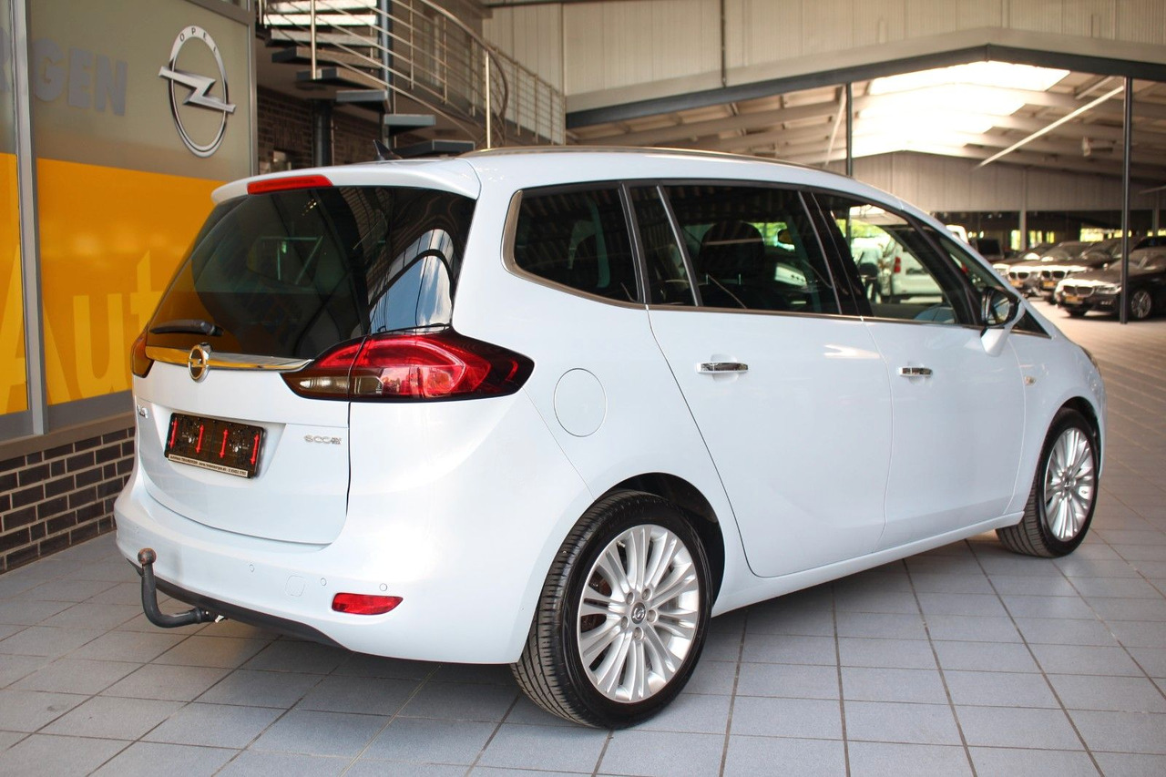 Opel Zafira Tourer Navi Innovation Bi Xenon Bluetooth - Furgoneta de pasajeros: foto 5 Opel Zafira Tourer Navi Innovation Bi Xenon Bluetooth - Furgoneta de pasajeros: foto 5